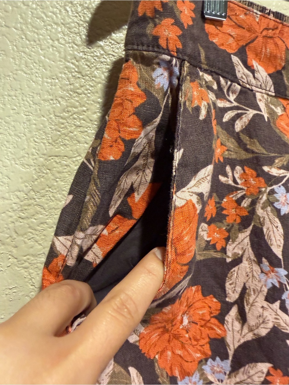 Haute Hippie Brown Floral Linen Pants with Orange Accents - Picture 5 of 6